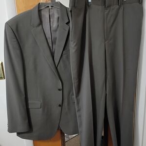 Men's Classic Kenneth Cole Gray Suit